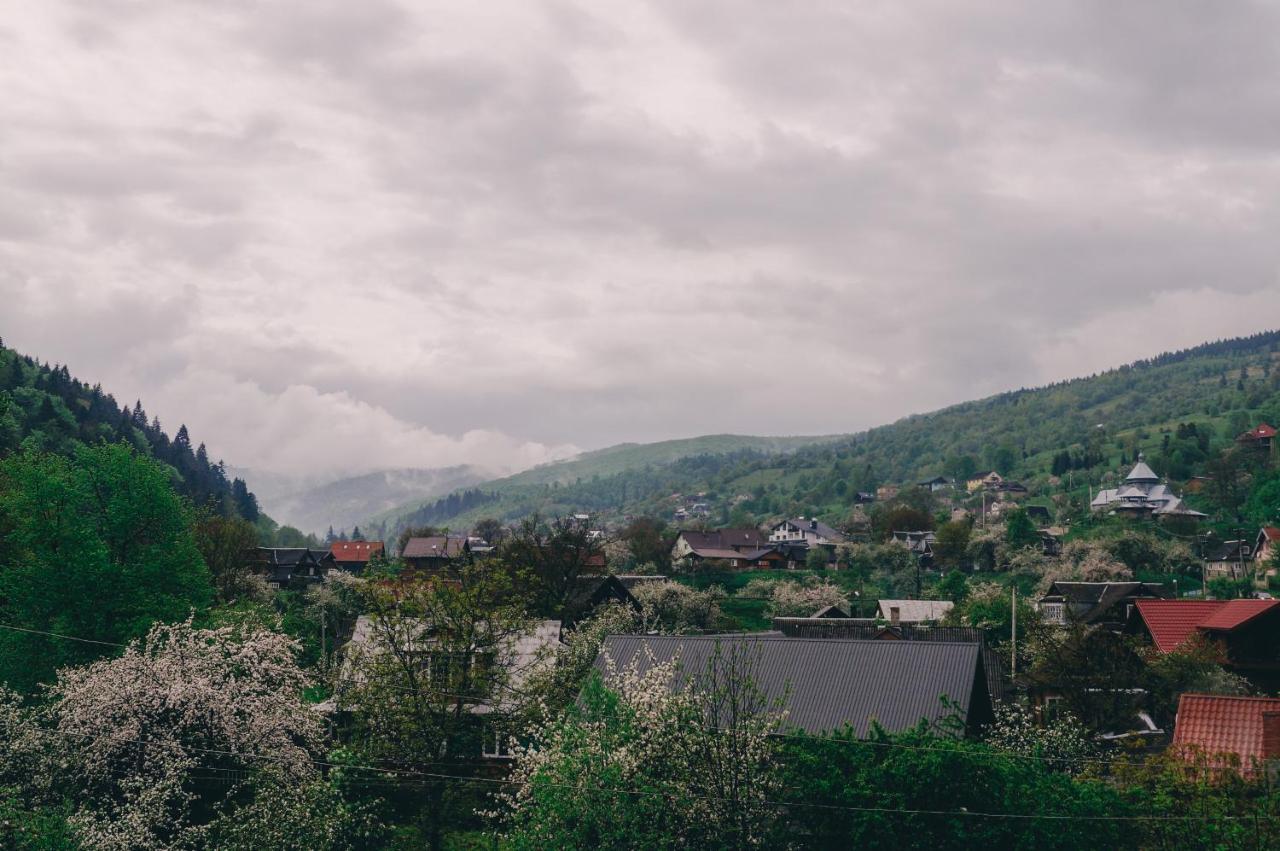 Будиночок В Карпатах Yaremche Exterior foto